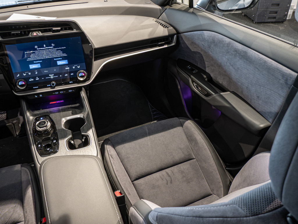 Fahrzeugansicht LEXUS RZ 500 e Luxury - Bild 5