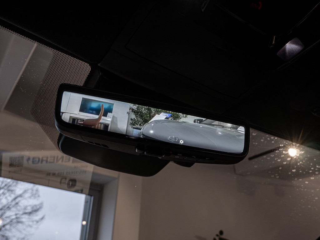 Fahrzeugansicht LEXUS RZ 500 e Luxury - Bild 22