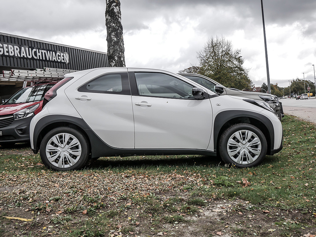 Fahrzeugansicht TOYOTA Aygo X 1.0 Play - Bild 23