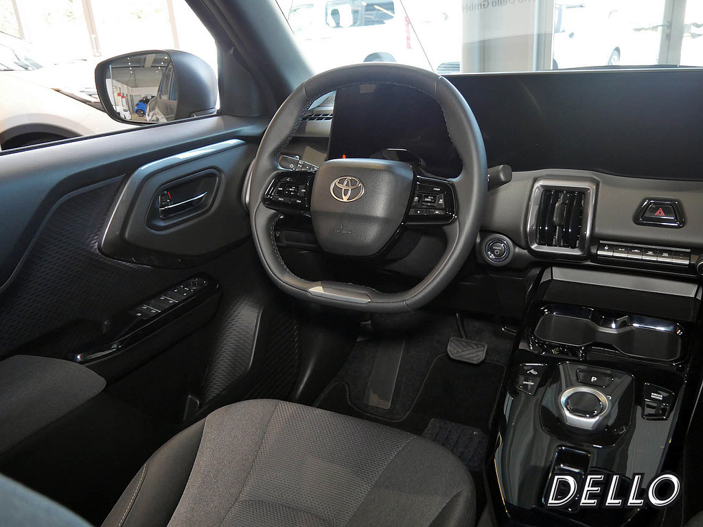 Fahrzeugansicht TOYOTA Urban Cruiser Teamplayer - Bild 35