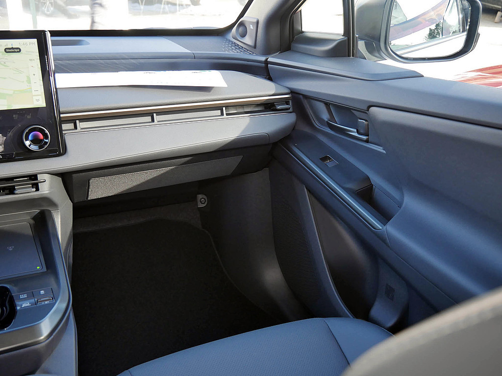 Fahrzeugansicht TOYOTA bZ4X AWD Lounge - Bild 4