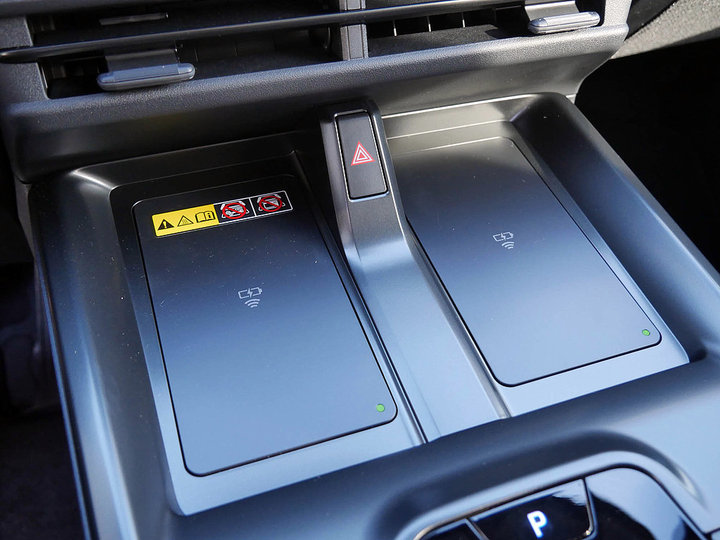 Fahrzeugansicht TOYOTA bZ4X AWD Lounge - Bild 22