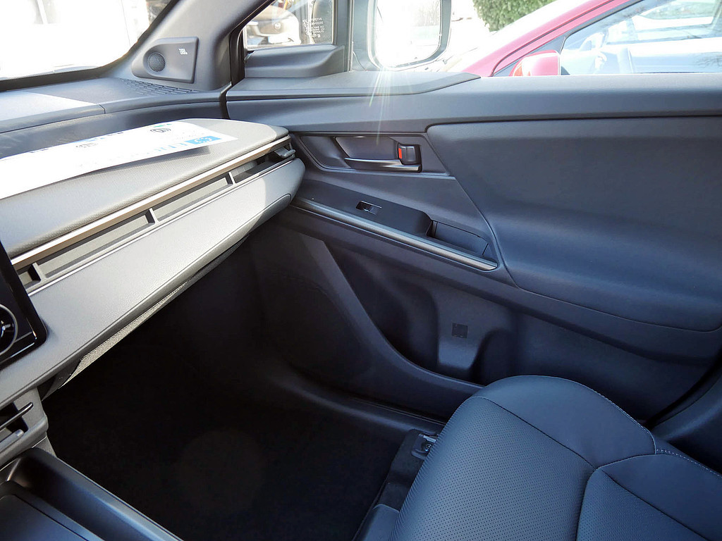 Fahrzeugansicht TOYOTA bZ4X AWD Lounge - Bild 25