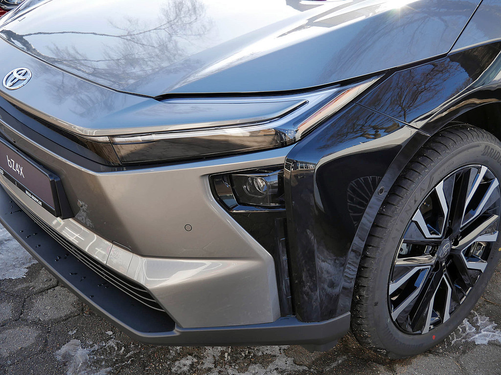 Fahrzeugansicht TOYOTA bZ4X AWD Lounge - Bild 35