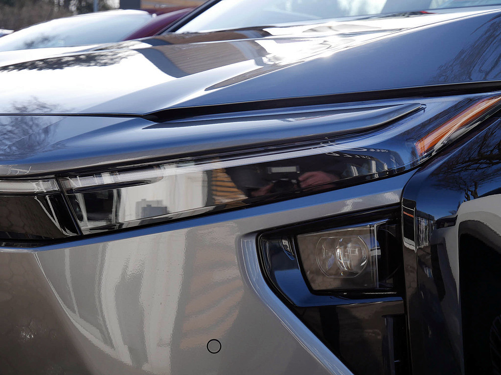 Fahrzeugansicht TOYOTA bZ4X AWD Lounge - Bild 36