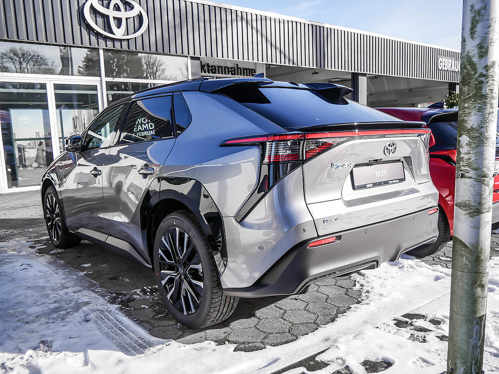 Fahrzeugansicht TOYOTA bZ4X AWD Lounge - Bild 38