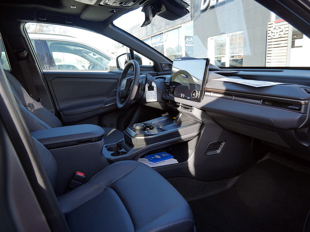 Fahrzeugansicht TOYOTA bZ4X AWD Lounge - Bild 39