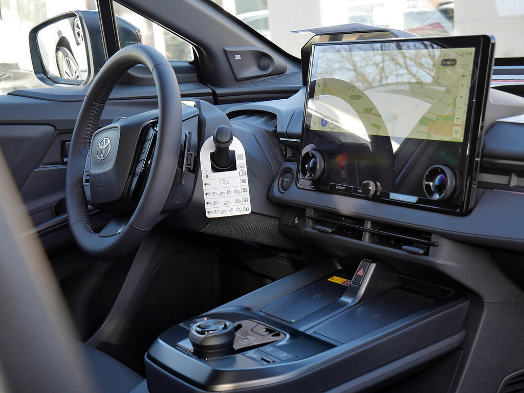 Fahrzeugansicht TOYOTA bZ4X AWD Lounge - Bild 40