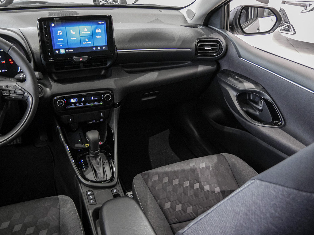 Fahrzeugansicht TOYOTA Yaris 1.5 Hybrid Teamplayer - Bild 10