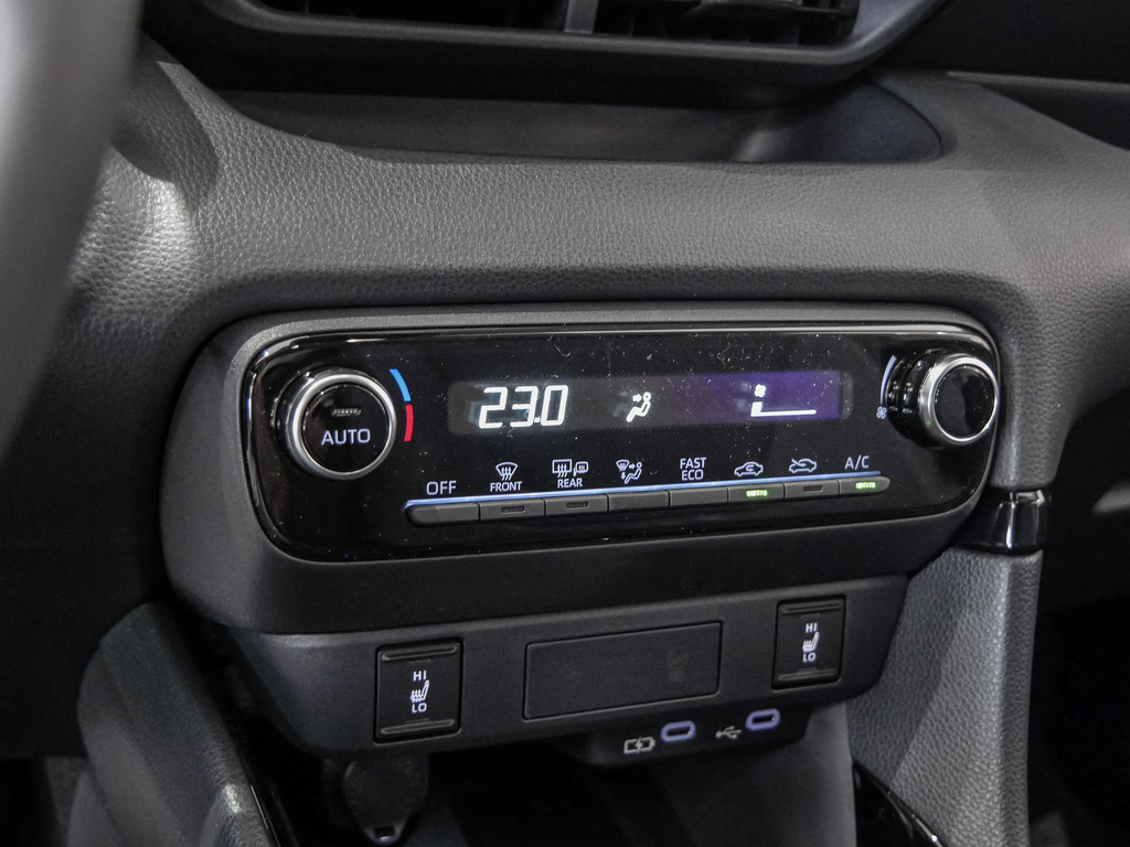 Fahrzeugansicht TOYOTA Yaris 1.5 Hybrid Teamplayer - Bild 16