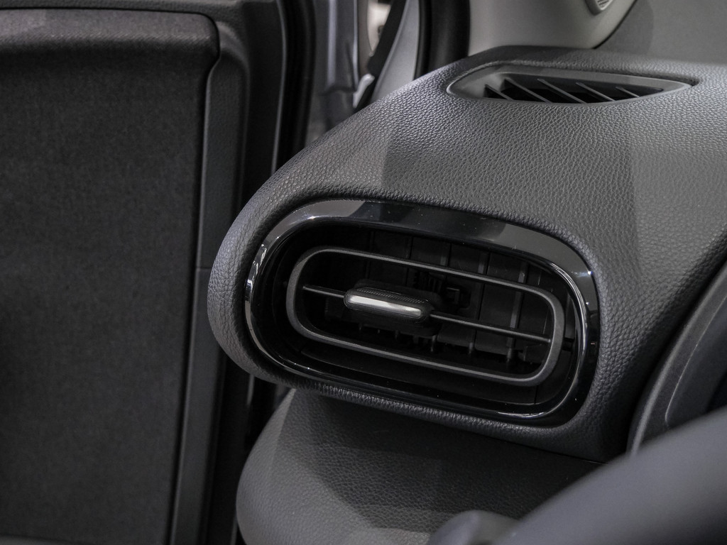 Fahrzeugansicht TOYOTA Yaris 1.5 Hybrid Teamplayer - Bild 30