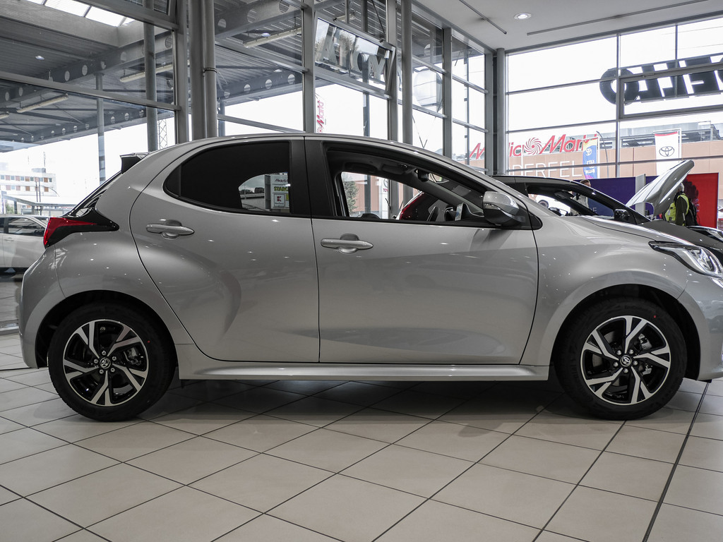 Fahrzeugansicht TOYOTA Yaris 1.5 Hybrid Teamplayer - Bild 34