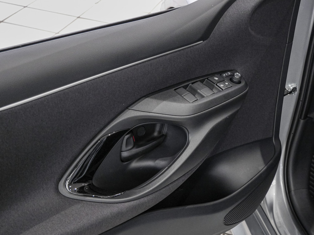 Fahrzeugansicht TOYOTA Yaris 1.5 Hybrid Teamplayer - Bild 35