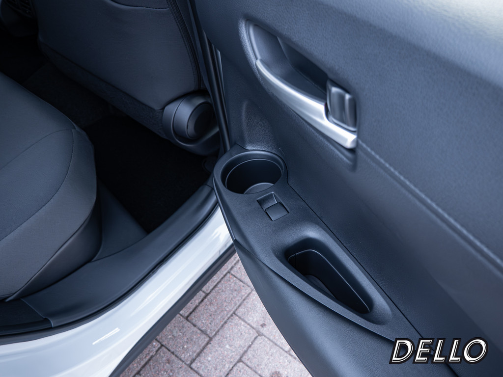 Fahrzeugansicht TOYOTA Corolla Cross 2.0 Hybrid FWD Team Deutschland - Bild 2