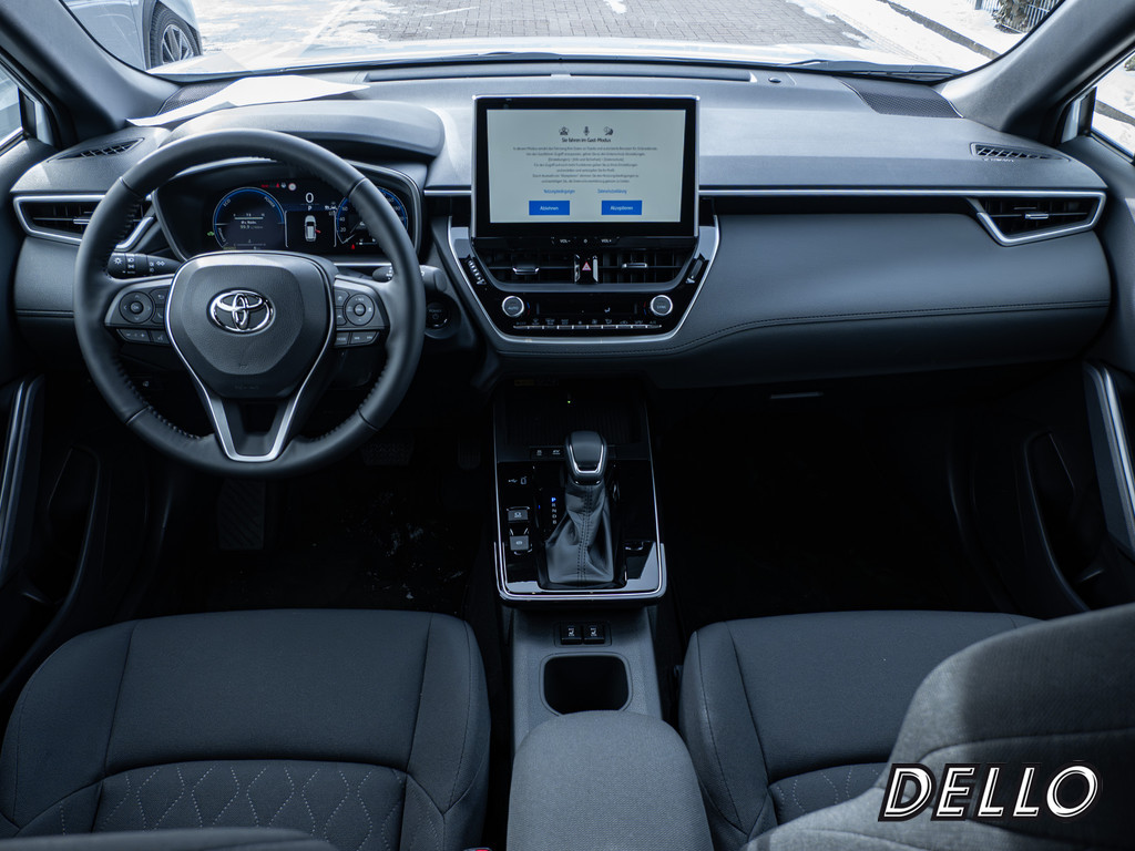 Fahrzeugansicht TOYOTA Corolla Cross 2.0 Hybrid FWD Team Deutschland - Bild 3