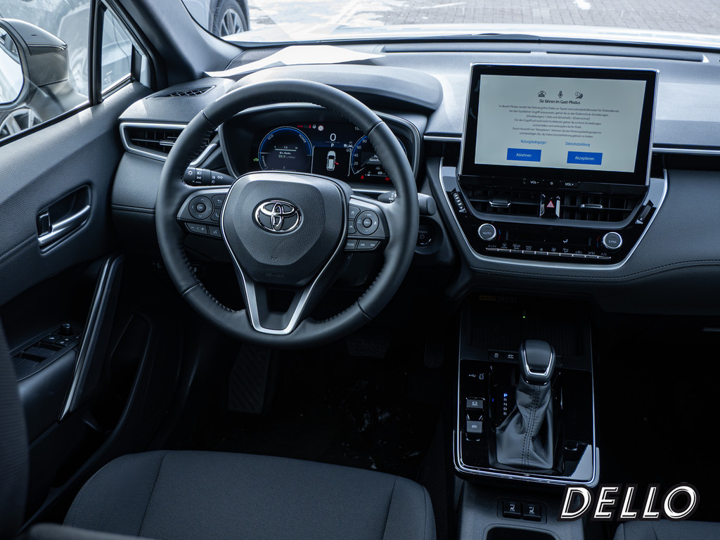 Fahrzeugansicht TOYOTA Corolla Cross 2.0 Hybrid FWD Team Deutschland - Bild 4