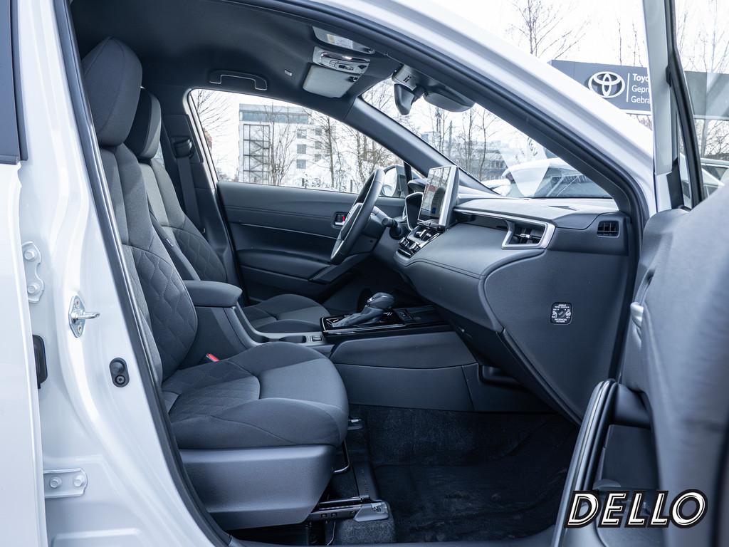 Fahrzeugansicht TOYOTA Corolla Cross 2.0 Hybrid FWD Team Deutschland - Bild 41