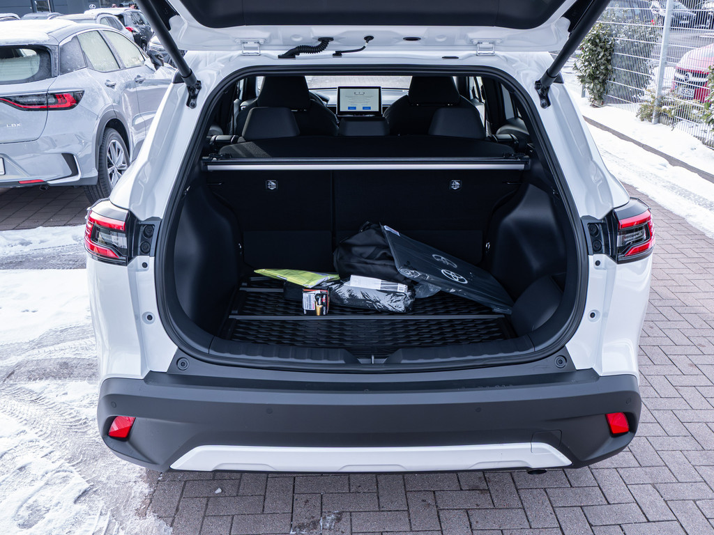 Fahrzeugansicht TOYOTA Corolla Cross 2.0 Hybrid FWD Team Deutschland - Bild 6