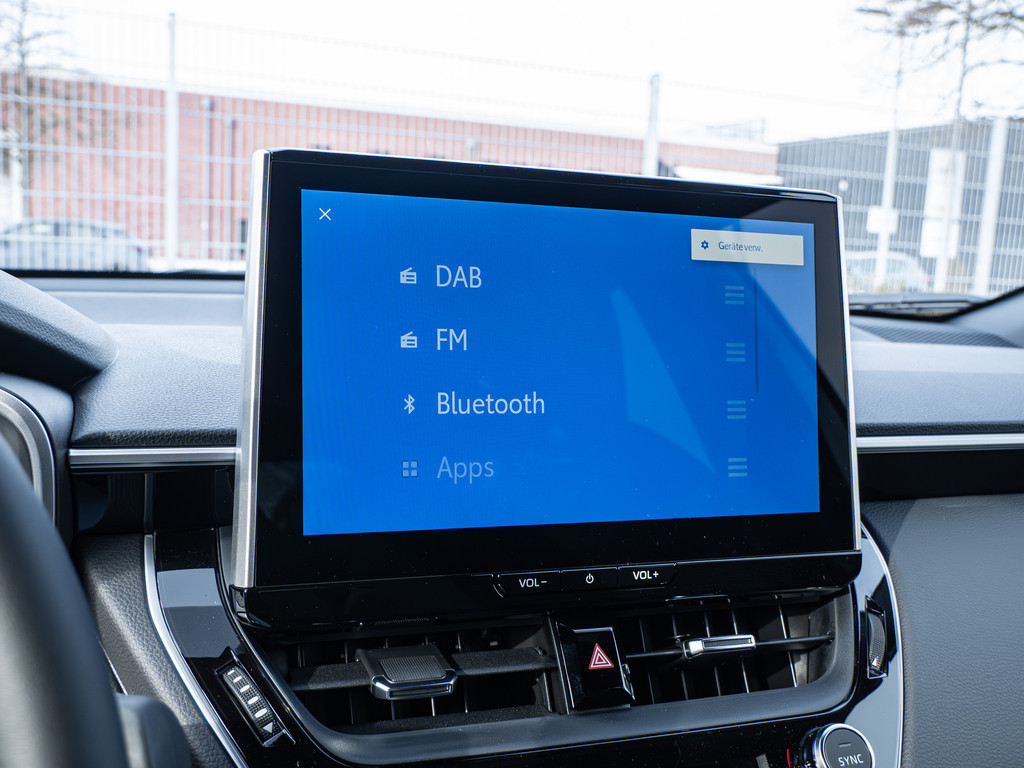 Fahrzeugansicht TOYOTA Corolla Cross 2.0 Hybrid FWD Team Deutschland - Bild 11