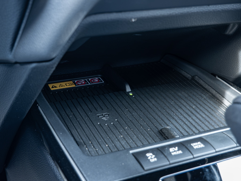 Fahrzeugansicht TOYOTA Corolla Cross 2.0 Hybrid FWD Team Deutschland - Bild 18