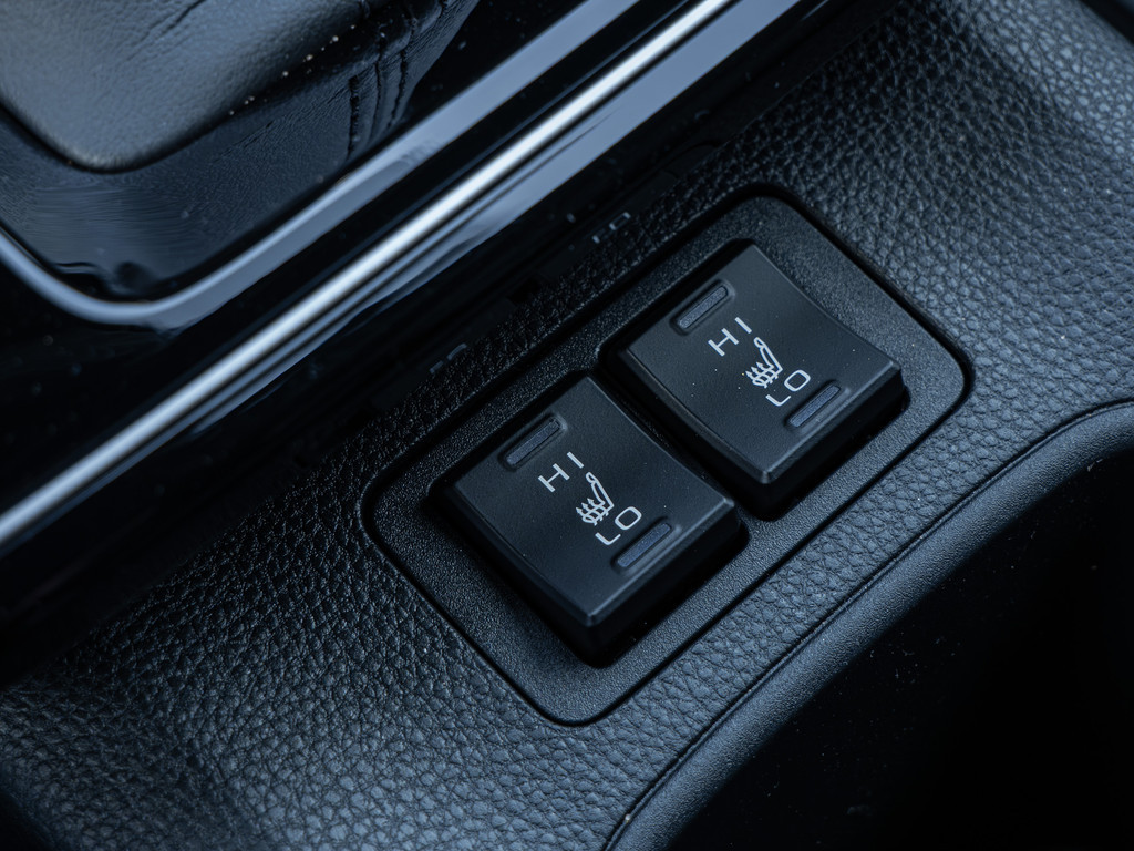 Fahrzeugansicht TOYOTA Corolla Cross 2.0 Hybrid FWD Team Deutschland - Bild 21