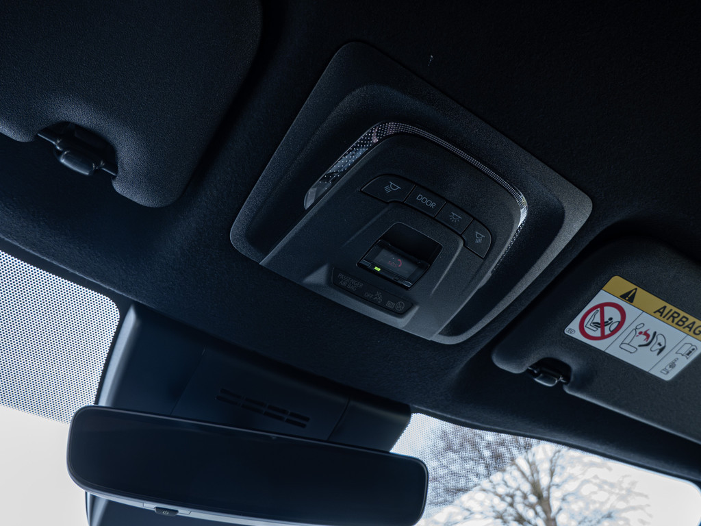 Fahrzeugansicht TOYOTA Corolla Cross 2.0 Hybrid FWD Team Deutschland - Bild 24