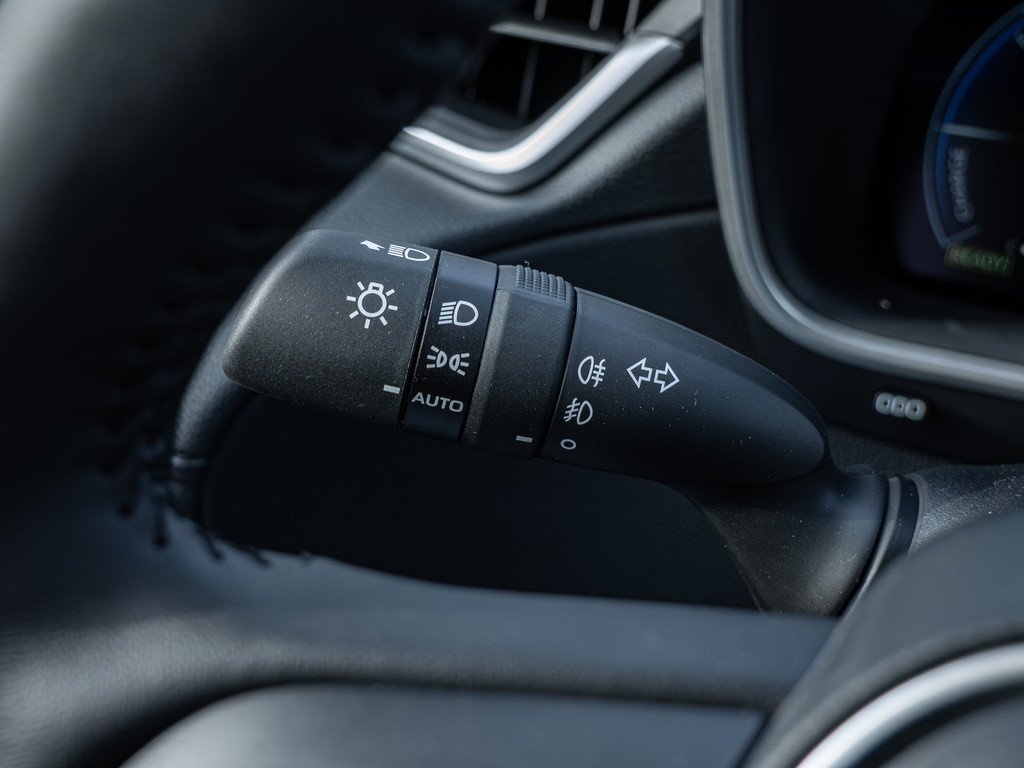 Fahrzeugansicht TOYOTA Corolla Cross 2.0 Hybrid FWD Team Deutschland - Bild 28