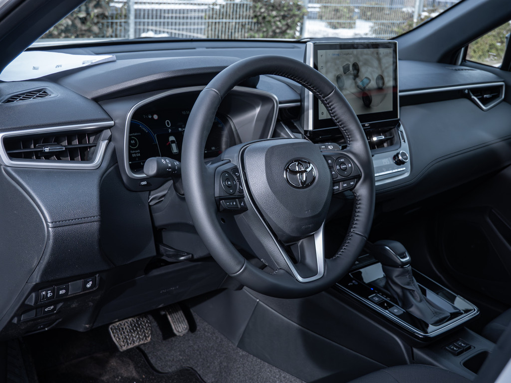 Fahrzeugansicht TOYOTA Corolla Cross 2.0 Hybrid FWD Team Deutschland - Bild 32