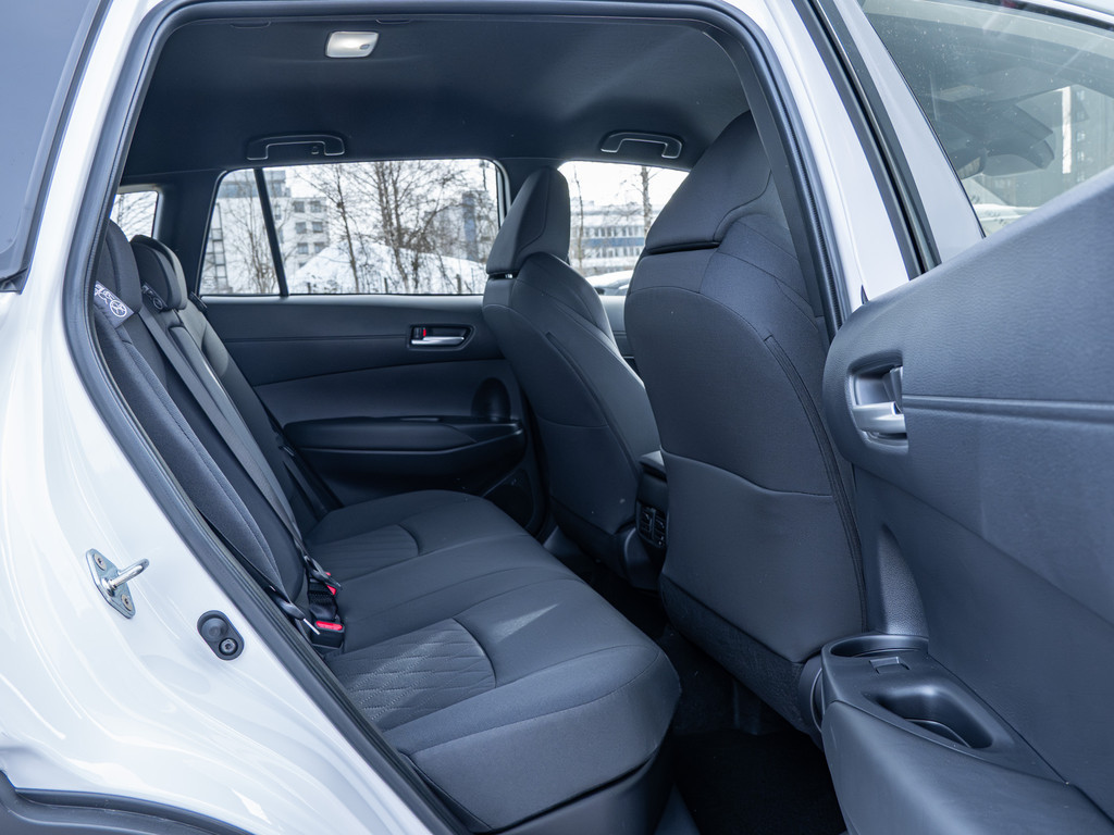 Fahrzeugansicht TOYOTA Corolla Cross 2.0 Hybrid FWD Team Deutschland - Bild 42