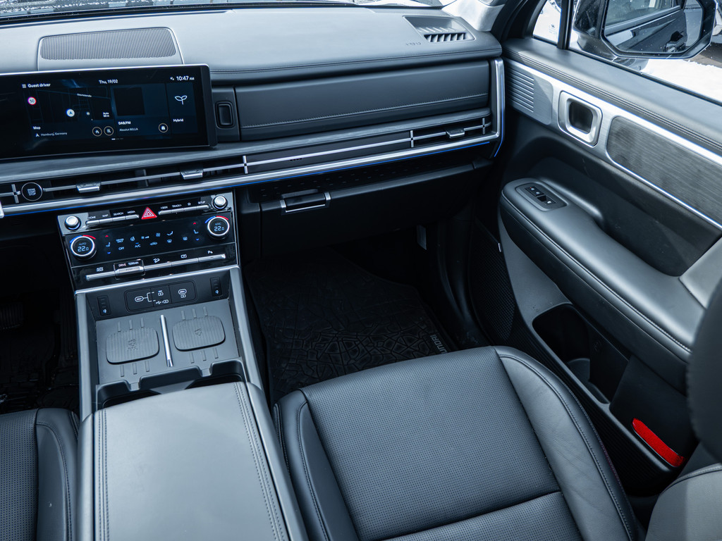 Fahrzeugansicht HYUNDAI Santa Fe 1.6 T-GDI Hybrid 158 kW 4WD Signature - Bild 6