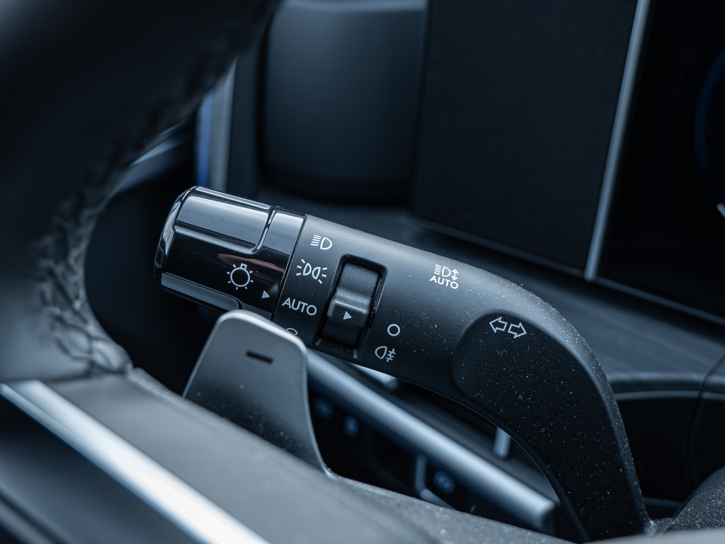 Fahrzeugansicht HYUNDAI Santa Fe 1.6 T-GDI Hybrid 158 kW 4WD Signature - Bild 30