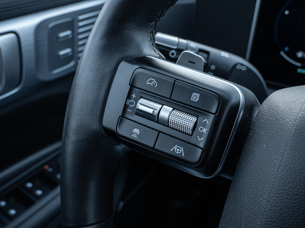 Fahrzeugansicht HYUNDAI Santa Fe 1.6 T-GDI Hybrid 158 kW 4WD Signature - Bild 31