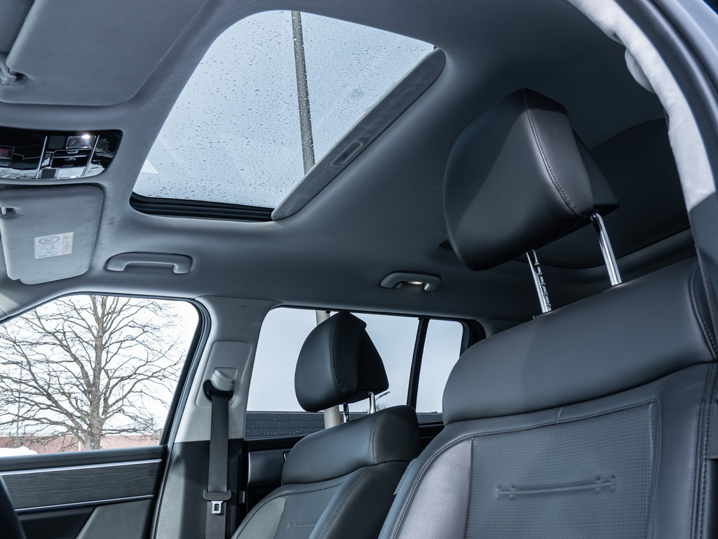 Fahrzeugansicht HYUNDAI Santa Fe 1.6 T-GDI Hybrid 158 kW 4WD Signature - Bild 9