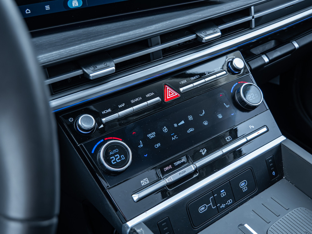 Fahrzeugansicht HYUNDAI Santa Fe 1.6 T-GDI Hybrid 158 kW 4WD Signature - Bild 19