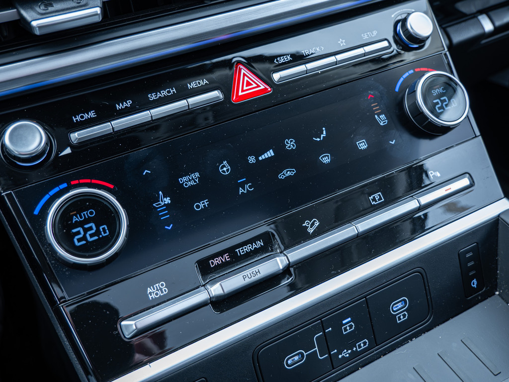 Fahrzeugansicht HYUNDAI Santa Fe 1.6 T-GDI Hybrid 158 kW 4WD Signature - Bild 20