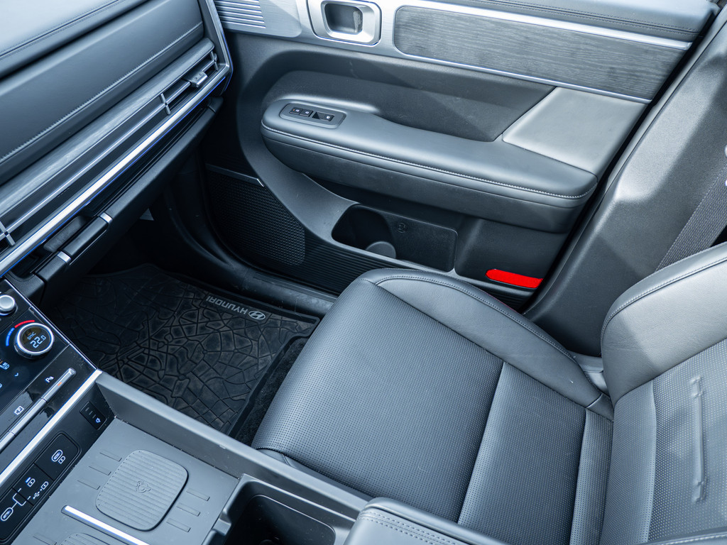 Fahrzeugansicht HYUNDAI Santa Fe 1.6 T-GDI Hybrid 158 kW 4WD Signature - Bild 24