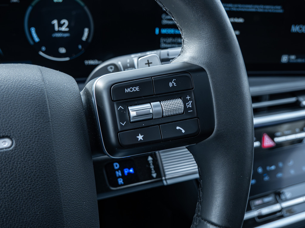 Fahrzeugansicht HYUNDAI Santa Fe 1.6 T-GDI Hybrid 158 kW 4WD Signature - Bild 32