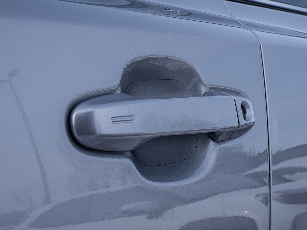 Fahrzeugansicht TOYOTA C-HR 2.0 Hybrid Team D - Bild 2