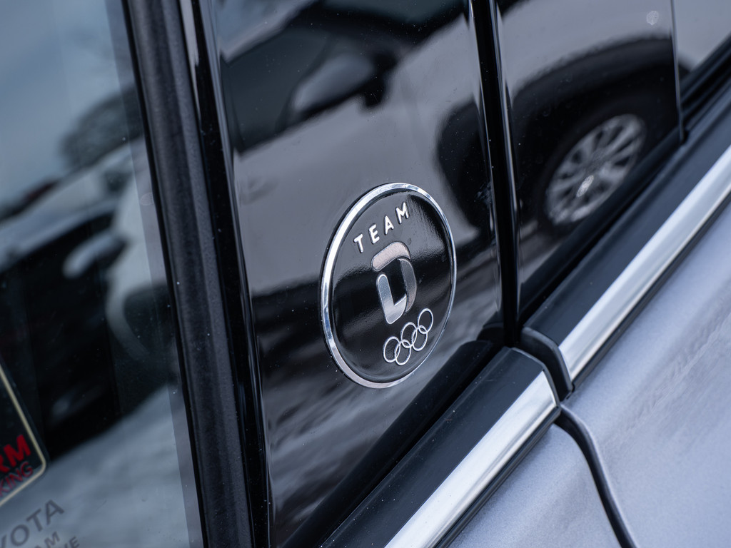 Fahrzeugansicht TOYOTA C-HR 2.0 Hybrid Team D - Bild 3