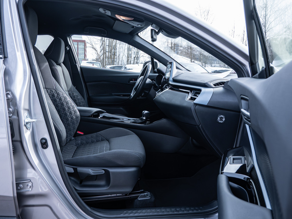 Fahrzeugansicht TOYOTA C-HR 2.0 Hybrid Team D - Bild 5