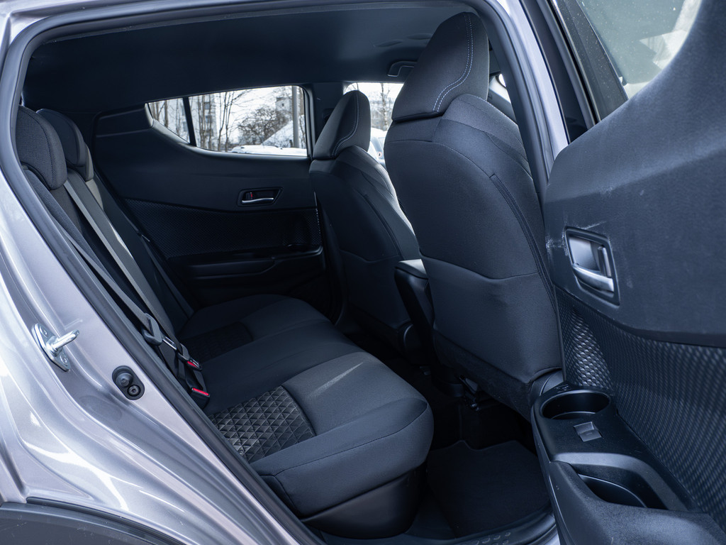 Fahrzeugansicht TOYOTA C-HR 2.0 Hybrid Team D - Bild 6