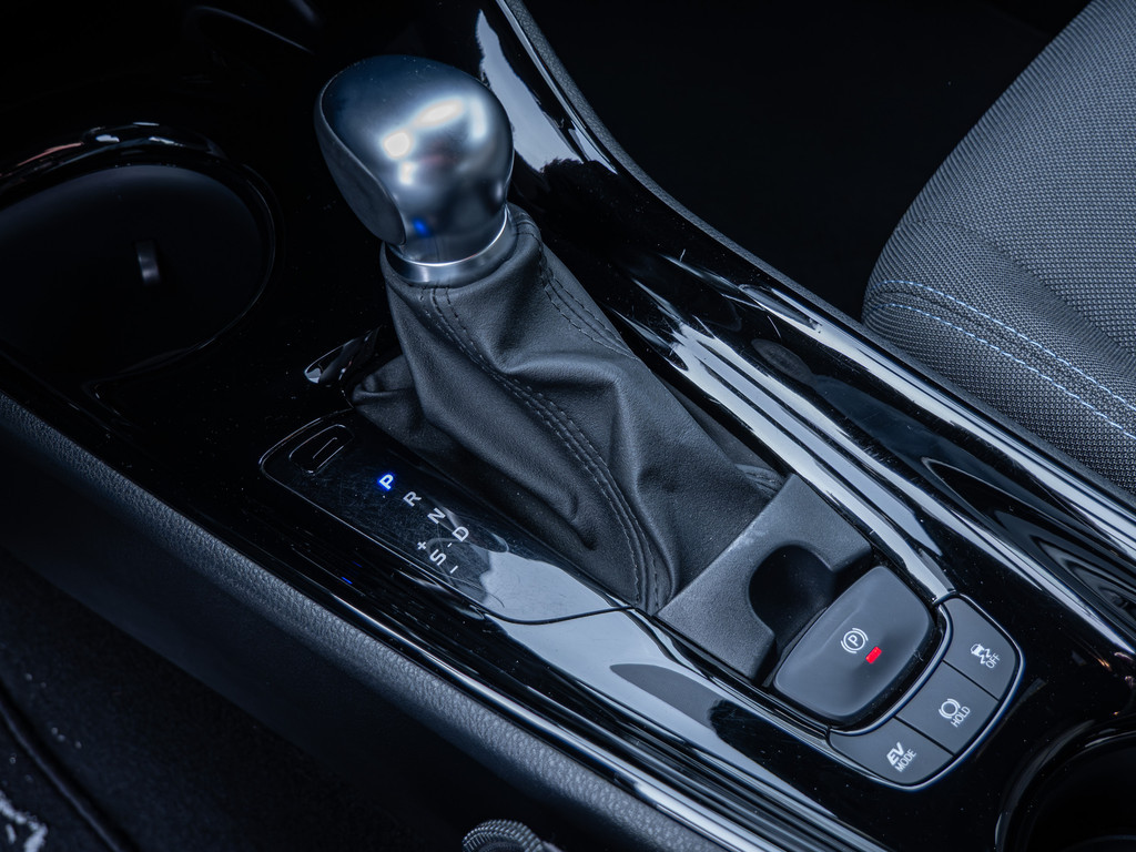 Fahrzeugansicht TOYOTA C-HR 2.0 Hybrid Team D - Bild 19