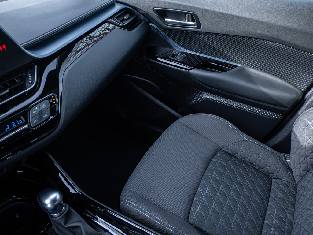 Fahrzeugansicht TOYOTA C-HR 2.0 Hybrid Team D - Bild 20