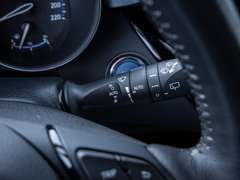 Fahrzeugansicht TOYOTA C-HR 2.0 Hybrid Team D - Bild 24