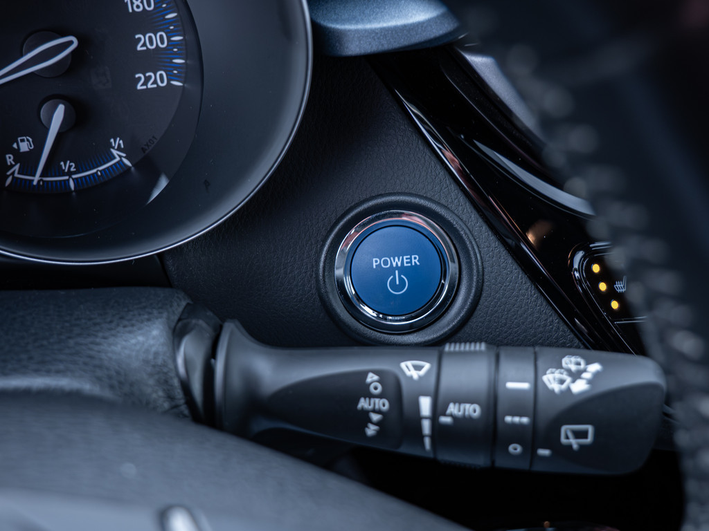 Fahrzeugansicht TOYOTA C-HR 2.0 Hybrid Team D - Bild 25