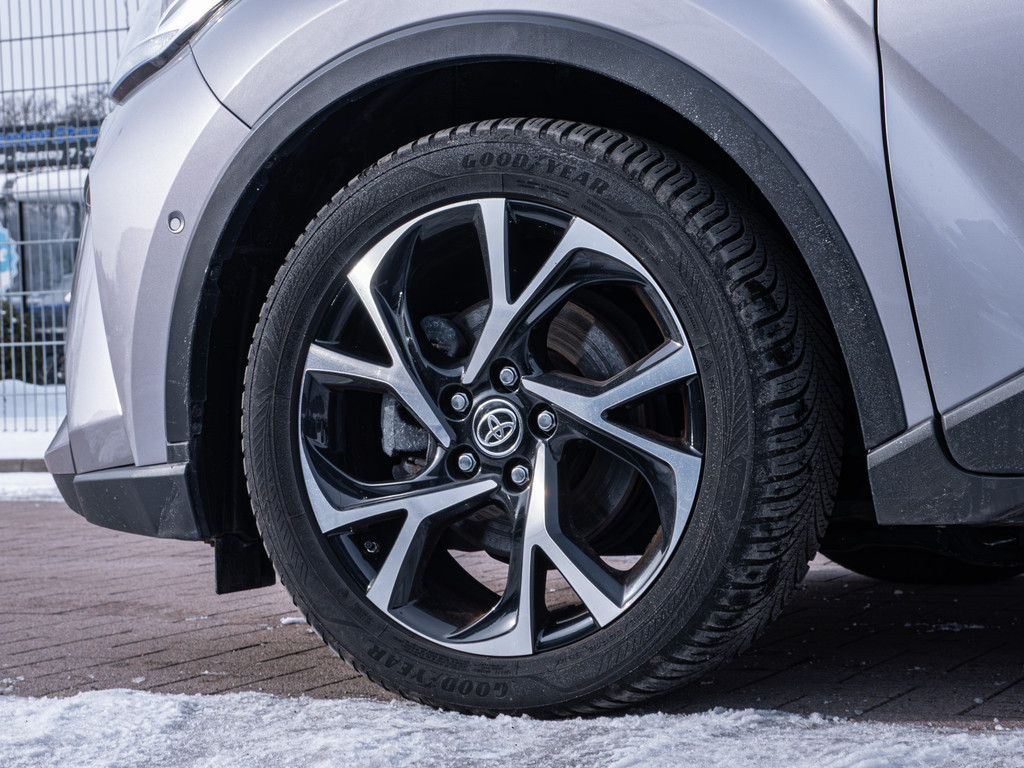 Fahrzeugansicht TOYOTA C-HR 2.0 Hybrid Team D - Bild 37