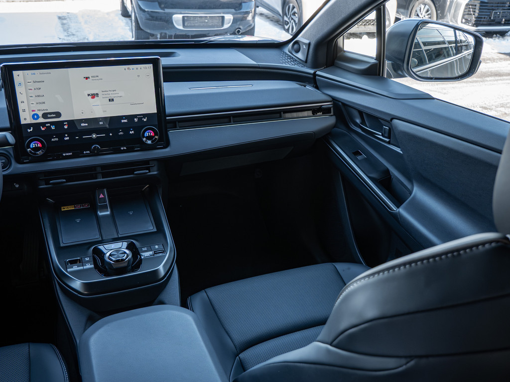 Fahrzeugansicht TOYOTA bZ4X AWD Lounge - Bild 11