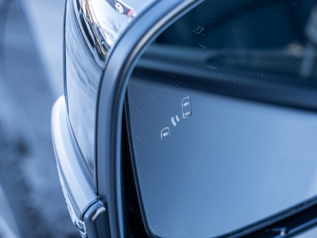 Fahrzeugansicht TOYOTA bZ4X AWD Lounge - Bild 4