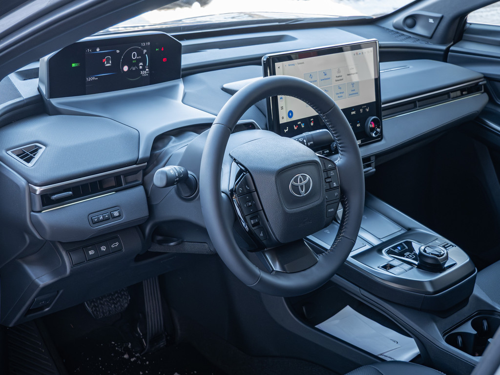 Fahrzeugansicht TOYOTA bZ4X AWD Lounge - Bild 30