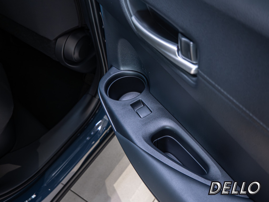 Fahrzeugansicht TOYOTA Corolla Cross 2.0 Hybrid FWD Team Deutschland - Bild 5